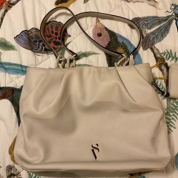 Simply Vera white tote with FREE Wallet! - Picture 2 of 13